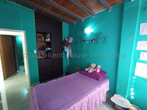 Imagen 12 de 19 de Townhouse En Venta Urb. Uriel I Turmero Lc Mls #23-20359