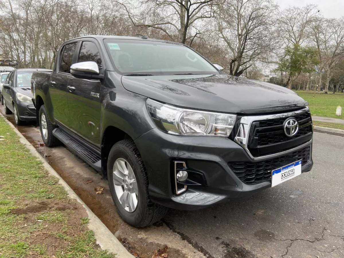 Toyota Hilux 2.8 Cd Sr 177cv 4x4