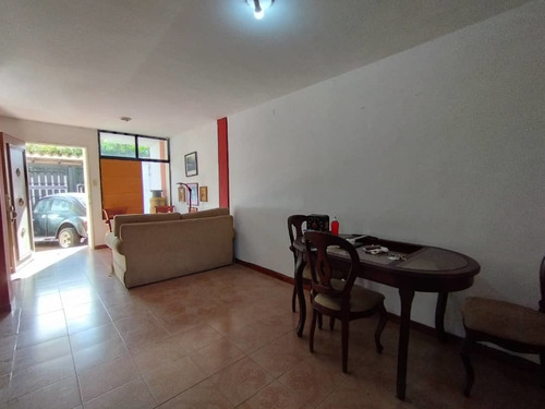 Imagen 9 de 9 de As Linda Casa En Venta En Santa Teresa Urb. Villa Ventura As