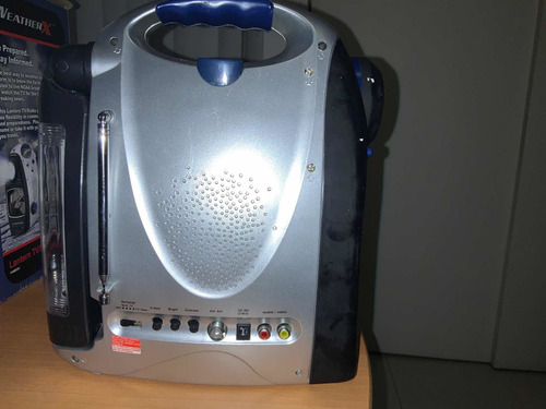 Imagen 8 de 10 de Mini Tv Con Radio Y Linterna