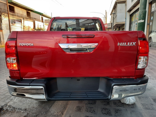 Imagen 4 de 15 de Toyota Hilux 2021 2.4 Cd Sr 150cv 4x2