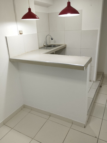 Imagen 3 de 25 de Minidepartamento En San Borja, Departamento En San Borja, Departamentos En San Borja, En Avenida Rosa Toro Cuadra 9 Cruce Con Canada Cuadra 35, Excelente Zona Comercial Todo A La Mano