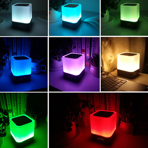 A Lámpara Nocturna Pequeña Con Altavoz Inalámbrico Bt, Luz