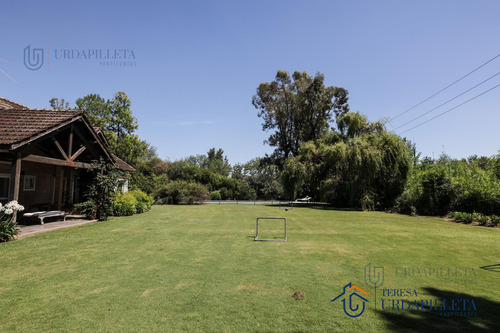 Casa A La Venta En Martindale C.c- 3 Dormitorios - Estilo Clasico