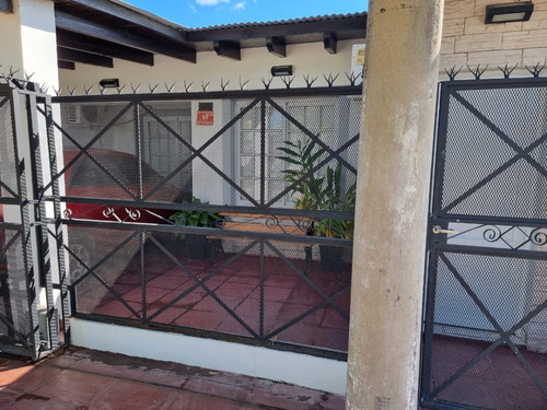 Vendo Increíble Casa En Esquina Corrientes!!!!