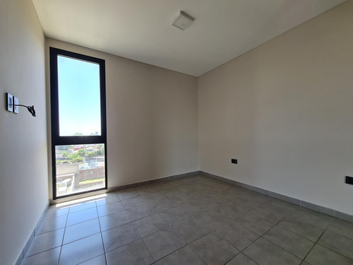 Gran Semipiso Amplio, 2 Balcones, 2 Baños 2 Dorm Con Placard
