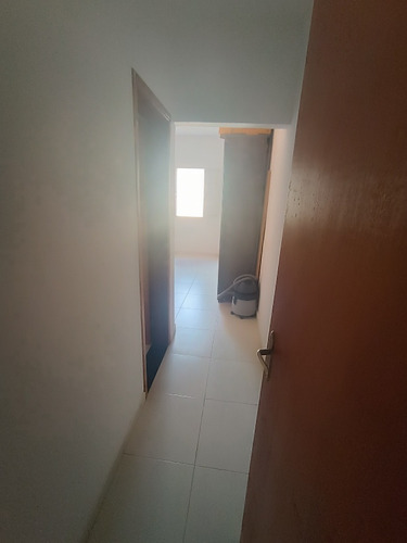 Casa Com 1 Suíte E 1 Quarto.