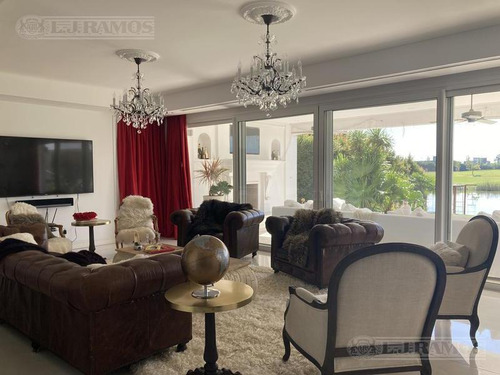 Imagen 9 de 24 de Casa En Venta - El Golf - Nordelta