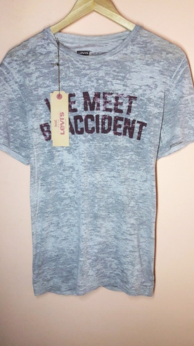 Remera Sky United Levis
