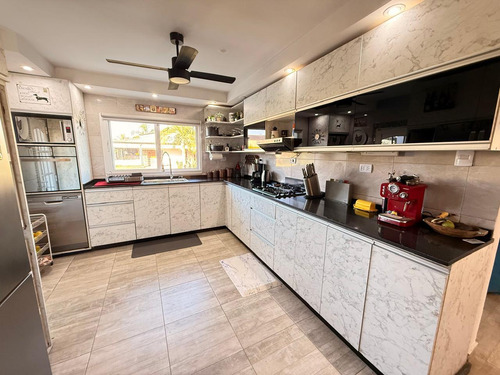 Casa De Lujo De 3 Dormitorios En Venta En Country Los Cardales, Tafí Viejo