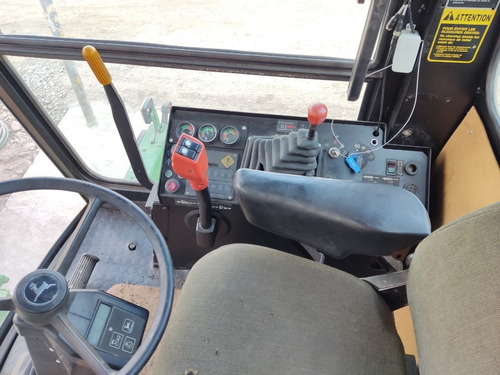Imagen 15 de 17 de Picadora Autopropulsada John Deere 5730 04 Surcos C/ Cracker