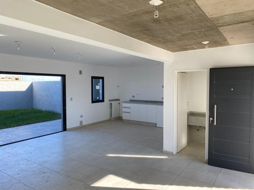 Imagen 7 de 10 de Duplex A Estrenar En San Ignacio Village - Manantiales