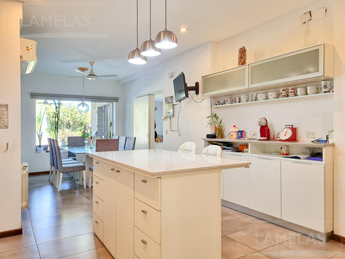 Venta Casa 4 Dormitorios Country Carlos Pellegrini Fisherton