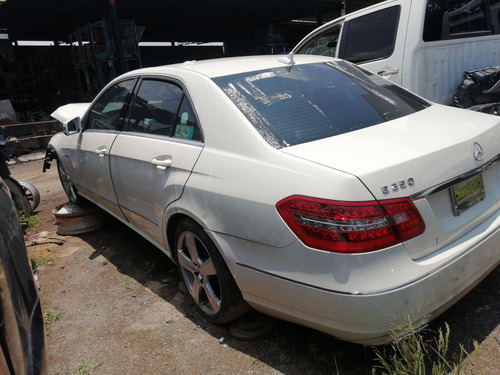 Imagen 3 de 10 de Mercedes E 250 Por Partes