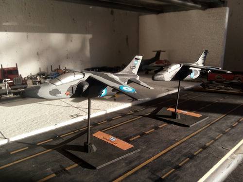 Avion De Combate. Juguetes Prix. I A-63 Pampa