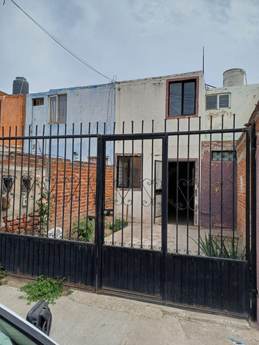 Casa En Venta En Las Carmelitas Irapuato, Gto.