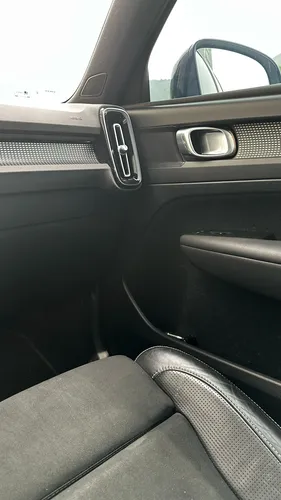 Volvo XC40 2.0 T4 R-Desing