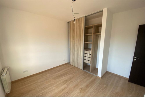 Venta Casa Las Golondrinas 5 Amb, Financia