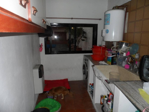 Imagen 19 de 19 de Castelar Norte, Importante Propiedad De 7 Ambientes.