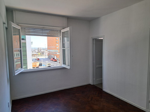 Dueño Vende - Apartamento Con Excelente Ubicación, Ideal Para Vivienda O Inversión