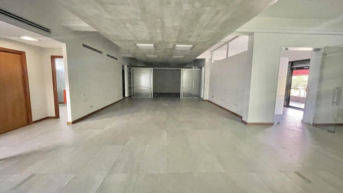 Local Comercial En Alquiler 195mts En El Vergel Santo Domingo