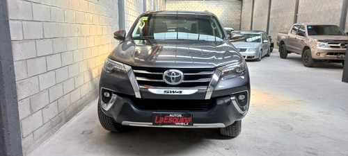 Imagen 3 de 15 de Toyota Sw4 2018 2.8 Srx 177cv 4x4 7as At