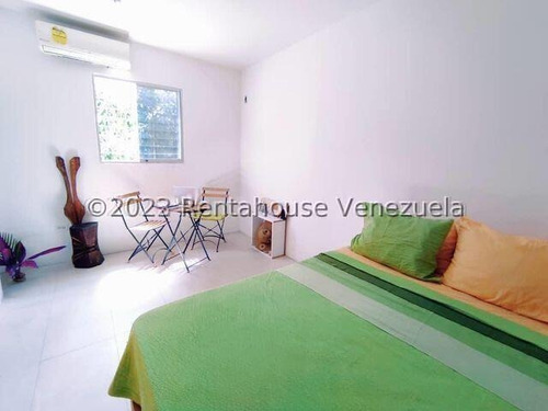 Vendo Apartamento En Urbanización Las Delicias, Código 23-18986 Cm Leer Descripción