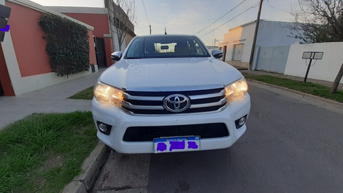 Imagen 3 de 8 de Toyota Hilux Srv 2016 4x2 D/c 2.8 6 M/t