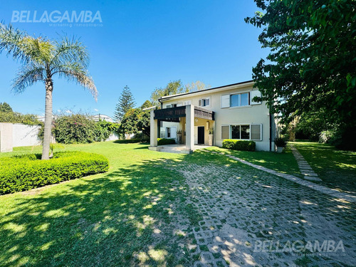 Casa Venta Martinez 7 Ambientes Jardin Piscina