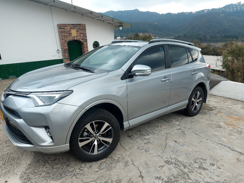 Toyota RAV4 2.0 Street