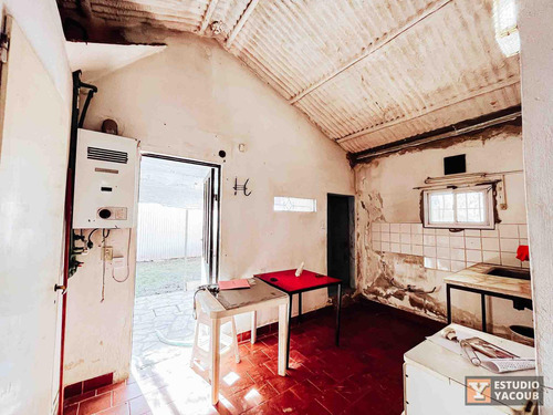 Casa En Alquiler - 1 Dormitorio 1 Baño - 195mts2 - Villa Elisa, La Plata