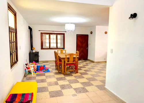 Venta Casa 6 Ambientes Cochera Longchamps