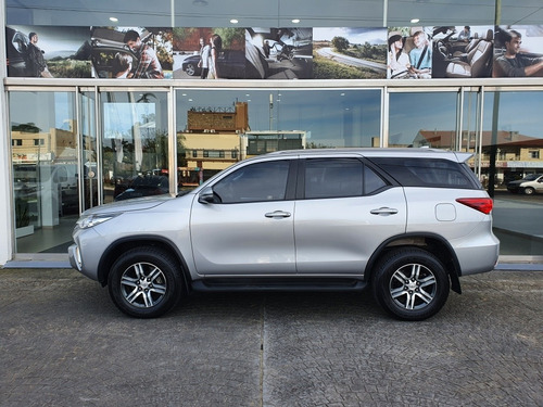 Imagen 13 de 13 de Toyota Sw4 2.8 Sr 177cv 4x4 - Año 2019 - Manual - Bell Motor