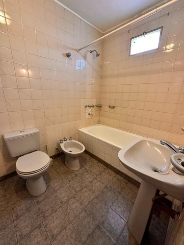 Amplio Departamento 3 Dormitorios En Crisóstomo Álv Al 2100