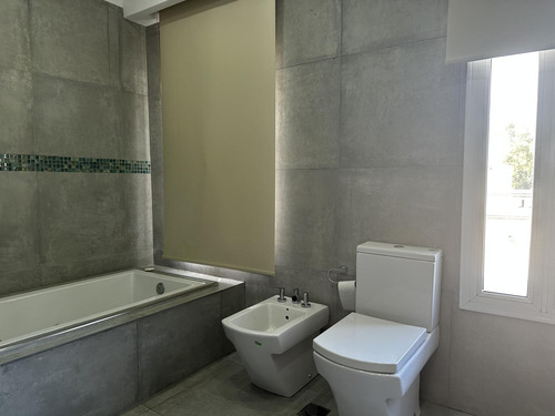 Moderna Casa En Venta Club De Campo El Moro