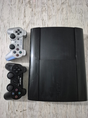 Sony Playstation 3 +2 Joystick +15 Juegos Negro (Usado)