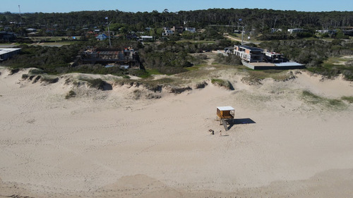 Únicos 2000 Mts2 Sobre El Mar En Jose Ignacio (ref: Atm-6881)