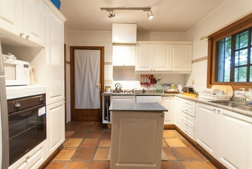 Casa En Venta De 4 Dormitorios En San Rafael