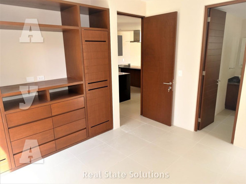 Departamento En Venta De 2 Recámaras, Arbolada By Cumbres, Avenida Huayacán, Cancún. Negociable