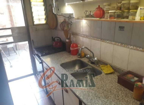 Imagen 3 de 9 de Casa Ph Al Frente En Venta, Merlo 2555 Castelar