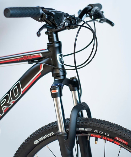 Mountain bike Vairo XR 3.5 2021 R29 L 21v frenos de disco mecánico cambios Shimano 31.8 42T y Shimano TX800 color negro/rojo