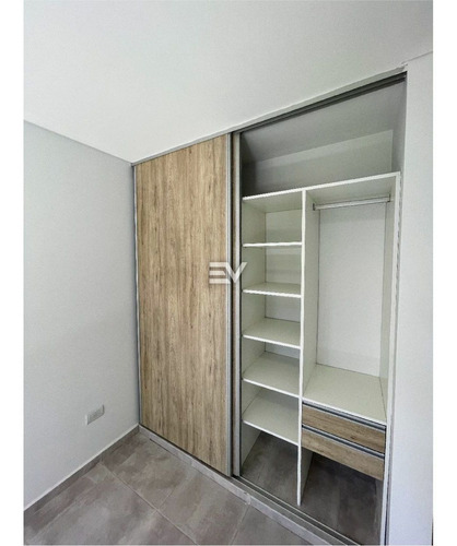 Imagen 15 de 22 de Venta. Claros Del Bosque. Casa Desarrollada En 1 Sola Planta. 2 Dorm 2 Baños Completos Patio Galeria Cochera