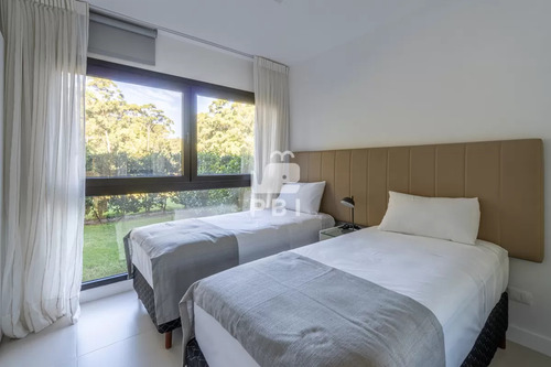 Apartamento De 2 Dormitorios En Crystal Views, Solana - Crystal View - Ref : Pbi13322