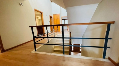 Imagen 21 de 28 de Chalet En Venta En El Barrio Los Troncos