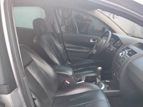 Renault Megane 2010 1.6 Dynamique Hi-flex 4p