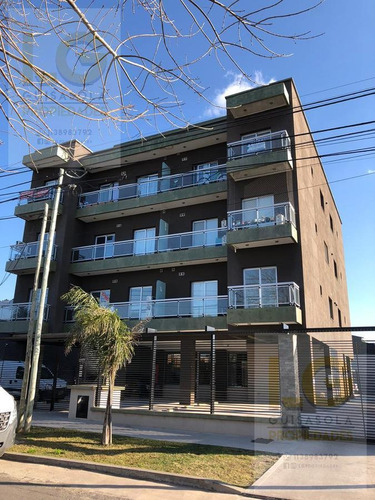 Imagen 2 de 19 de Departamento En Venta De 2 Ambientes En Berazategui -