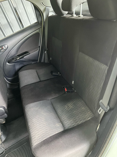 Toyota Etios 1.5 Cross