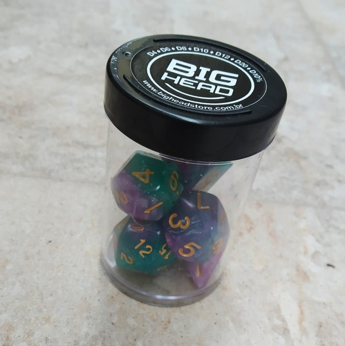 Imagem 3 de 4 de Kit 7 Dados Rpg | Sangrento + Caixinha Protetora
