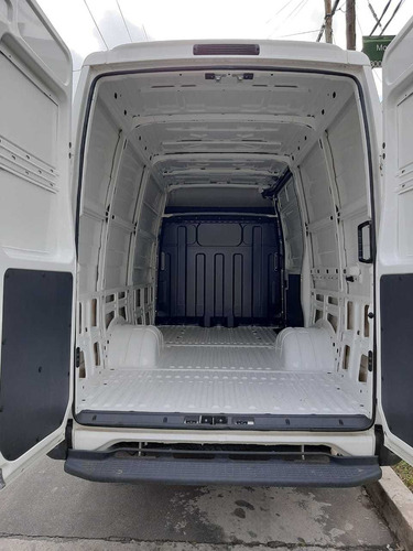 Imagen 2 de 11 de Iveco Daily Furgón 12m3 Chasis 55c17 3300