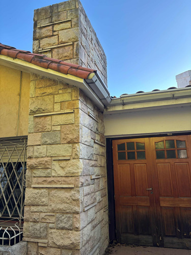 Lacugna Inmobiliaria Vende Casa Excelente Estado Y Ubicación